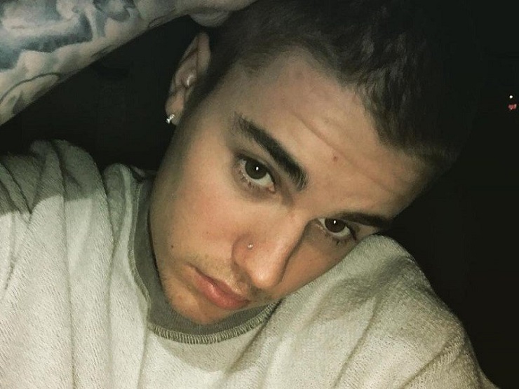 Justin Bieber finally reveals his Relationship Status