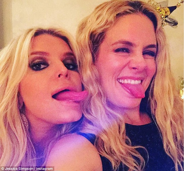 Jessica Simpson’s BFF CaCee Cobb posts silly selfie while celebrating New Year’s Eve