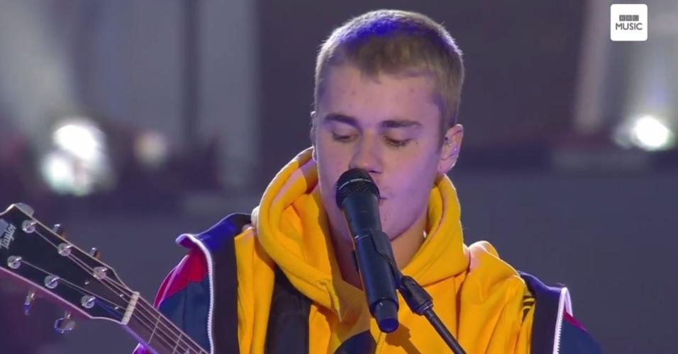 Justin Bieber breaks down as he honours Manchester Victims