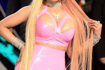 Nicki Minaj suffers unfortunate camel toe in raunchy skin-tight latex outfit at MTV VMAs