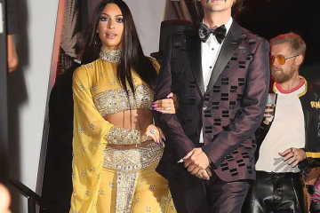 Kim Kardashian and Jonathan Chaben dress as Sonny and Cher