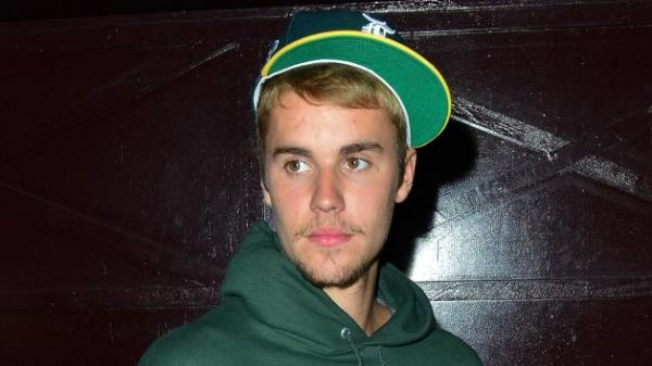 Justin Bieber REACTS when asked about Proposing to Selena Gomez