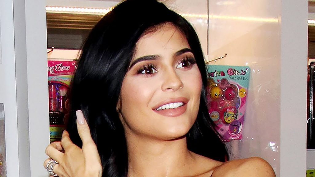 Pregnant Kylie Jenner Baby Bump Finally Revealed