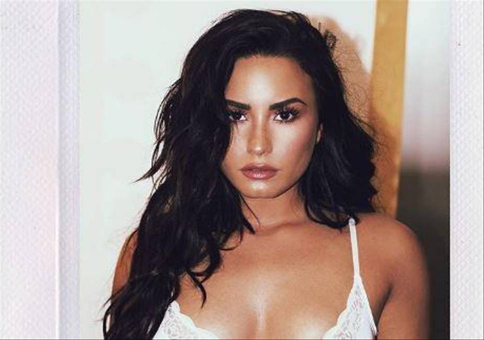 Demi Lovato ‘strategically tries to flirt’ with Superman actor Henry Cavill on Instagram