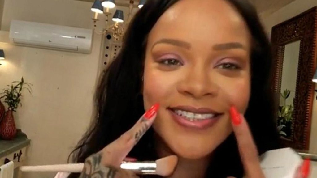 Rihanna’s Top Makeup Tips: How To Get Her Glow!