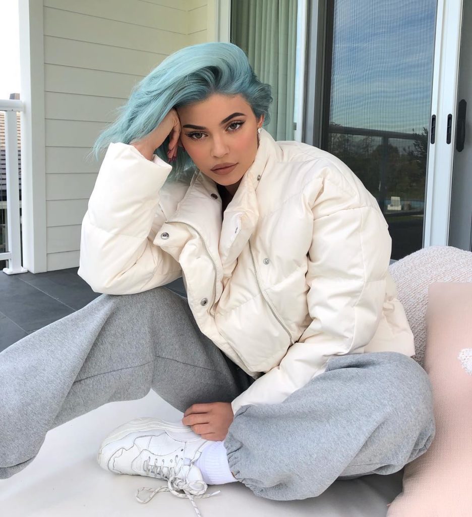 Amazing!! Kylie Jenner sweeps the New Year 2019 with her new look!