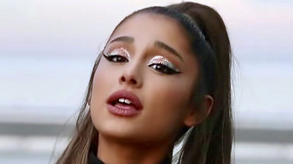 Ariana Grande reveals Mac Miller Tribute during Coachella Performance