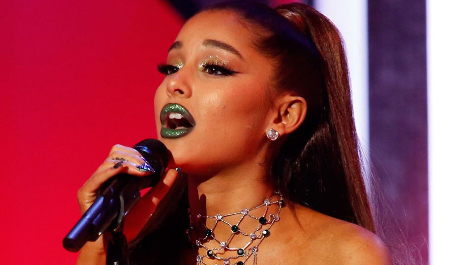 Ariana Grande Fans flooded with Wild Propaganda at Sacramento Show